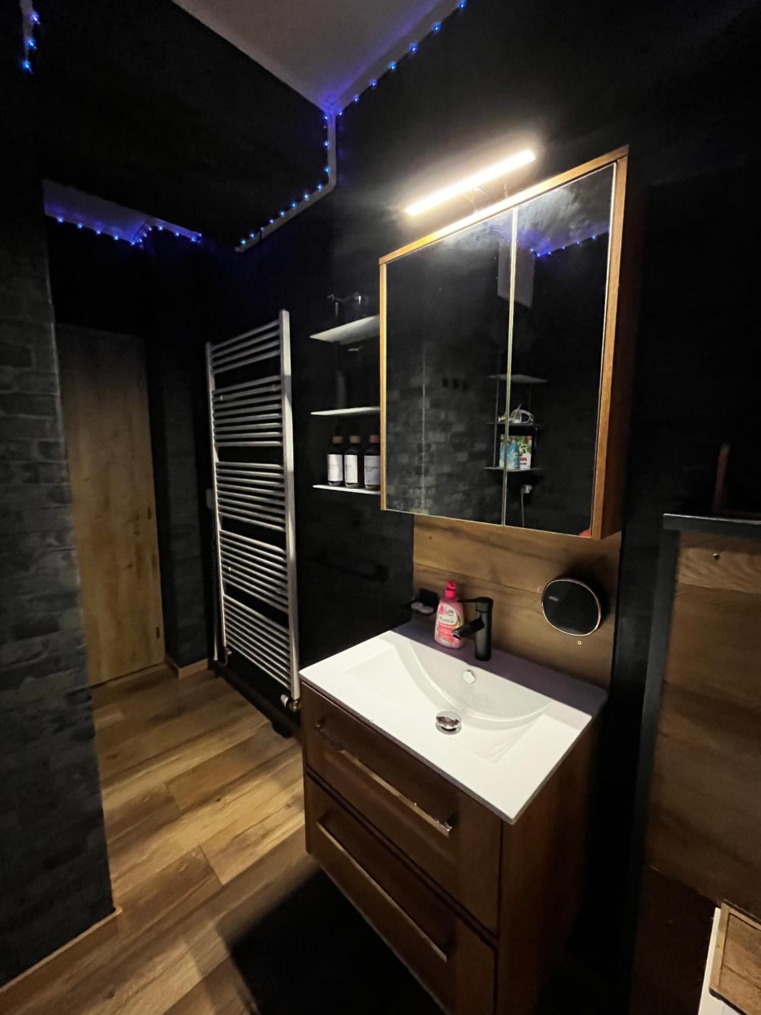 Monfas Apartment Provence In براغ المظهر الخارجي الصورة