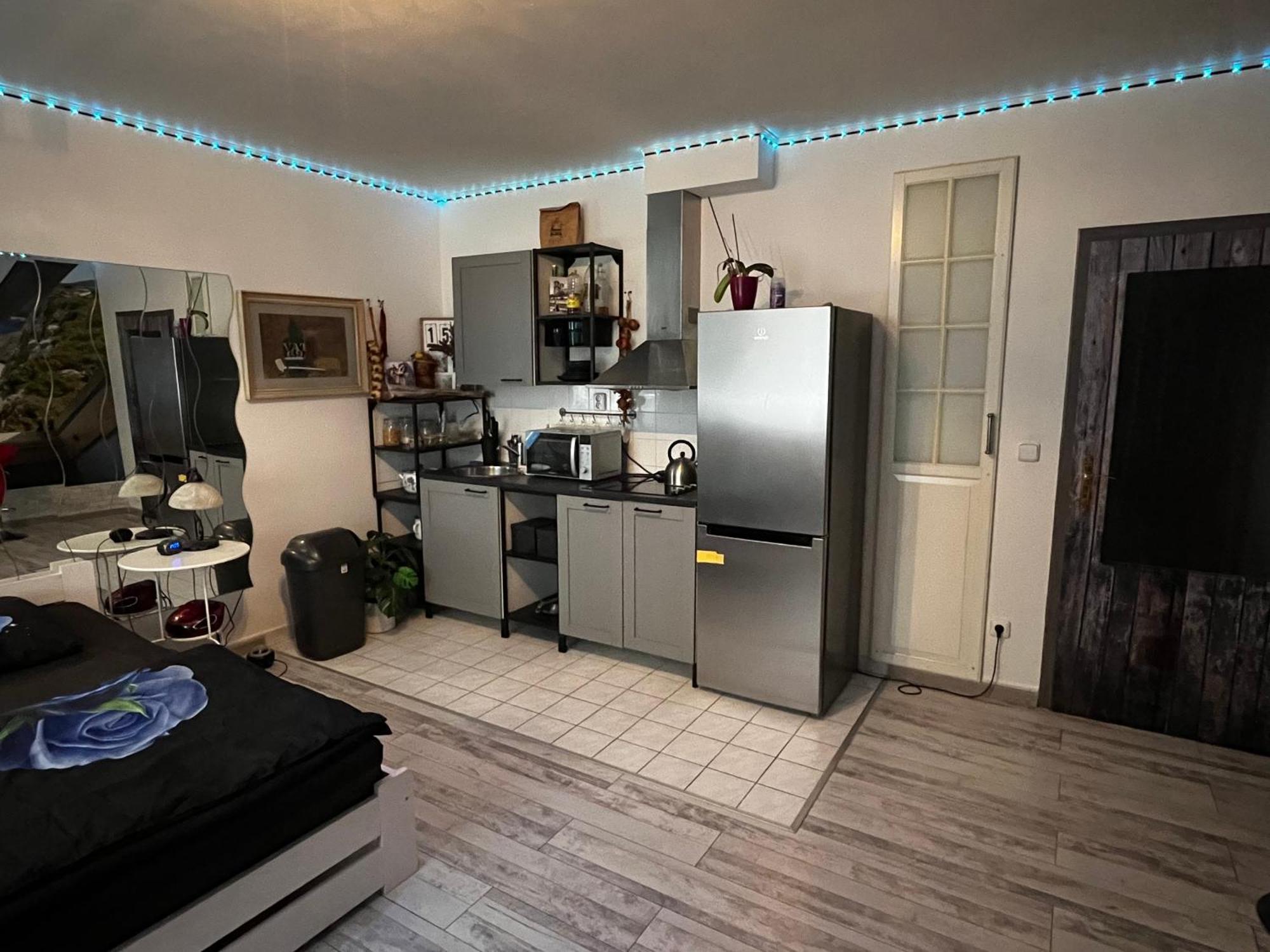 Monfas Apartment Provence In براغ المظهر الخارجي الصورة