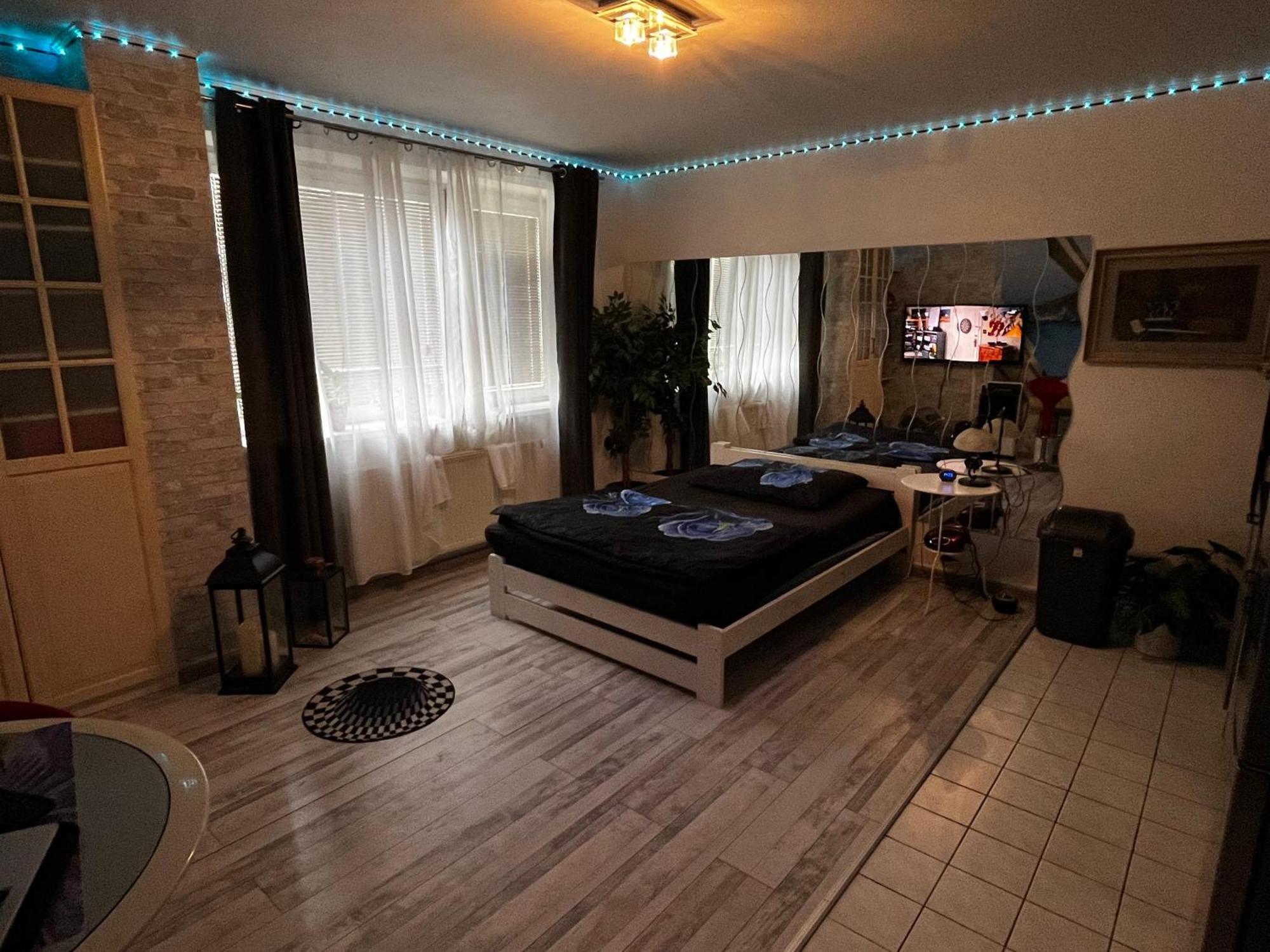 Monfas Apartment Provence In براغ المظهر الخارجي الصورة