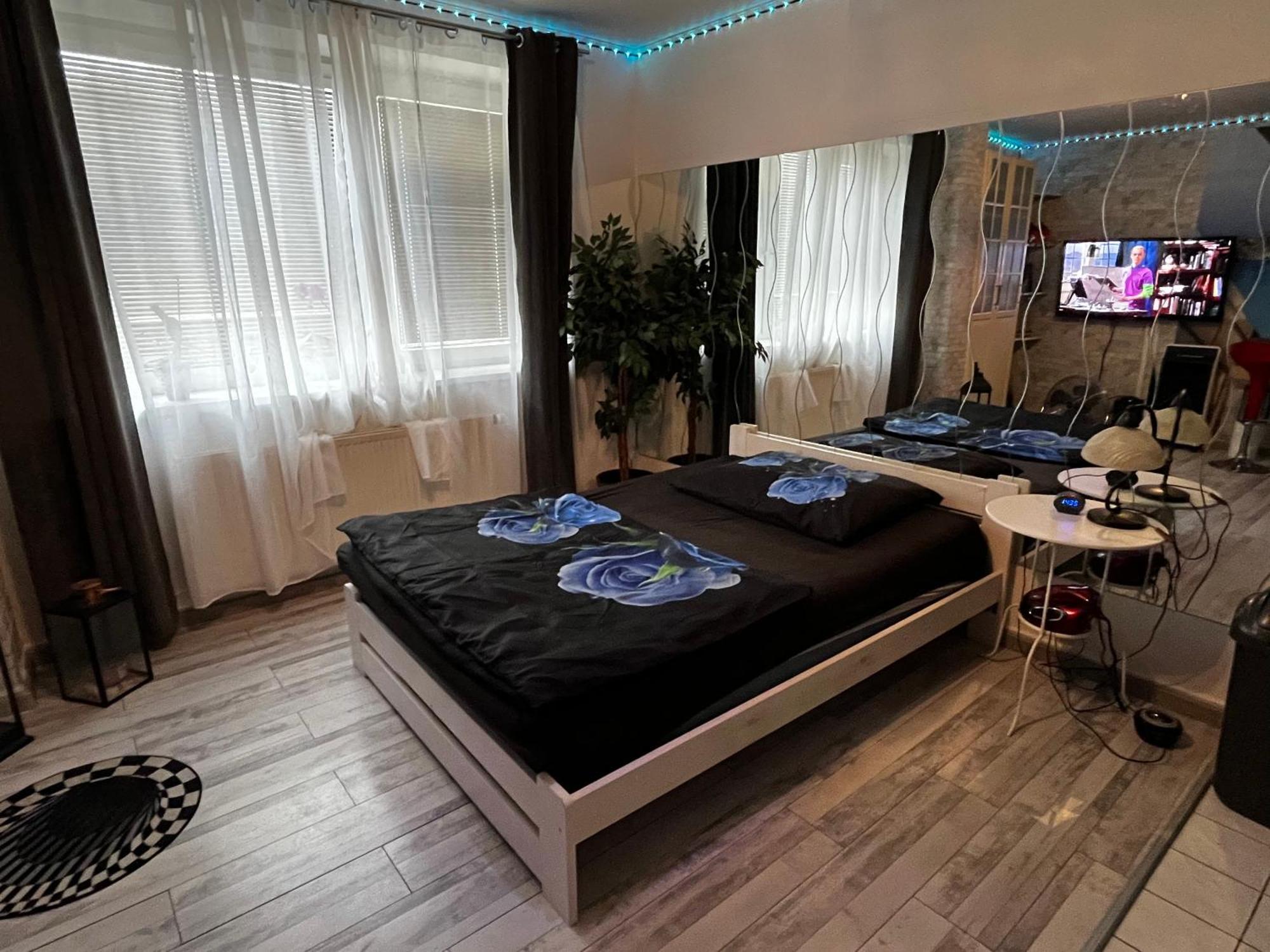 Monfas Apartment Provence In براغ المظهر الخارجي الصورة